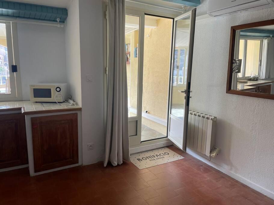 Apartment Sur Le Port Face A La Citadelle